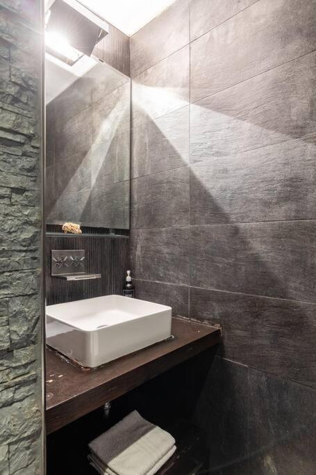 Art Inn Centro Наполи Екстериор снимка